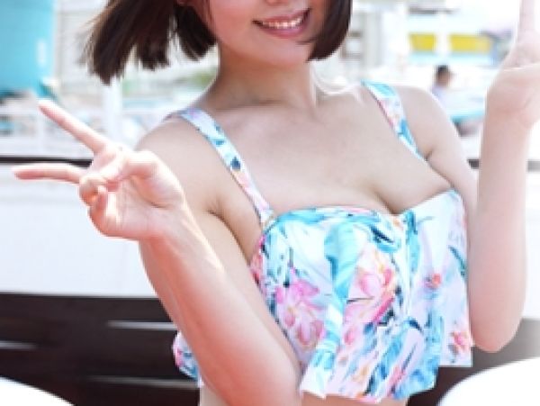 【素人×中出し】海で遊ぶ水着巨尻お姉さんに声掛けGET！久々チンポを堪能して中出し懇願！お掃除フェラで追い精子ごっくん！