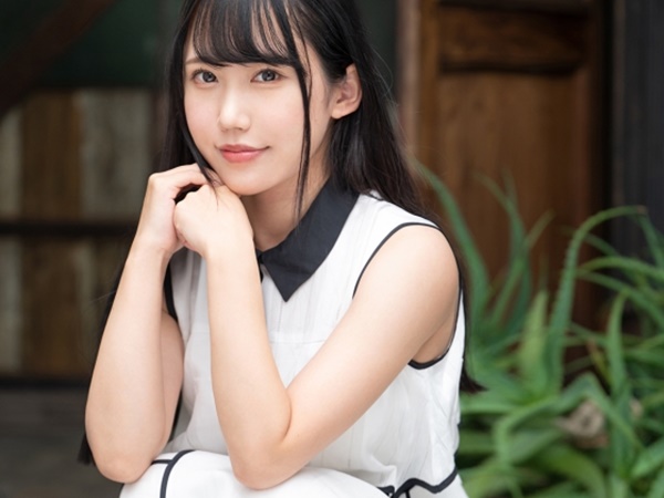 【小柄な美人妻】『ダメ…壊れちゃう…』華奢な奥様が鬼ピストンでピンクのオマンコを激しく責められ、大量の愛液を垂れ流し！久々の快楽に敏感に反応し、感じまくる姿がエロすぎる！♡