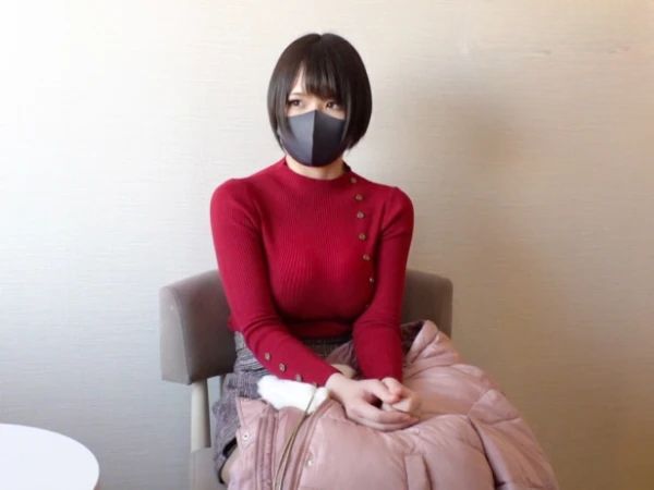 【爆乳看護師の危険なアルバイト】『ダメ…でも気持ちいい…』ショートカットが似合うデカパイ看護師が街中ナンパで釣られ、ホテルの部屋で生ハメSEX！圧巻のパイズリと揺れる美巨乳がエロすぎる！♡