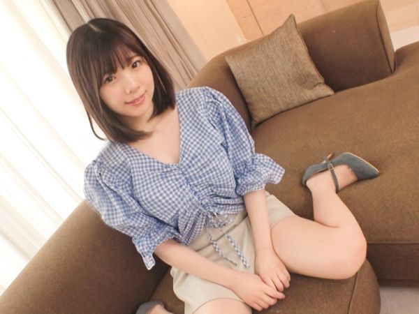 【18歳隠れ巨乳】Gカップ女学生、初々しいハメ撮りでデカ乳激揺れ！高速ピストンにたわわなオッパイが暴れまくる！素人娘の初々しい反応と巨乳がたまらないエロ動画！♡