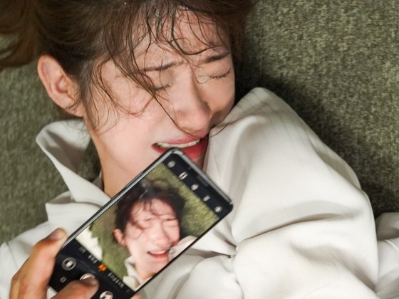 【婚約者の無残なNTR崩壊】『やめて…』結婚目前の彼女が同僚に強引に犯され、精神ボロボロに…喉とマンコを同時に犯され、号泣しながらザーメンまみれに。さらに写真まで撮られ、肉便器扱いされる悲劇の記録…