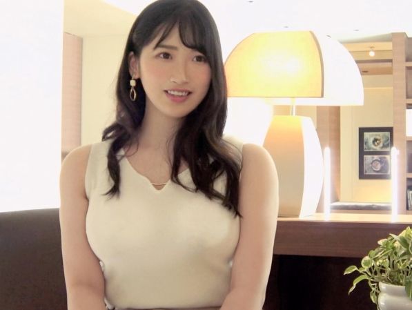 【爆乳美女の性欲解放】むっちりボディがエロすぎる! 欲求不満なグラマラス美女がAVで快楽の虜に♡