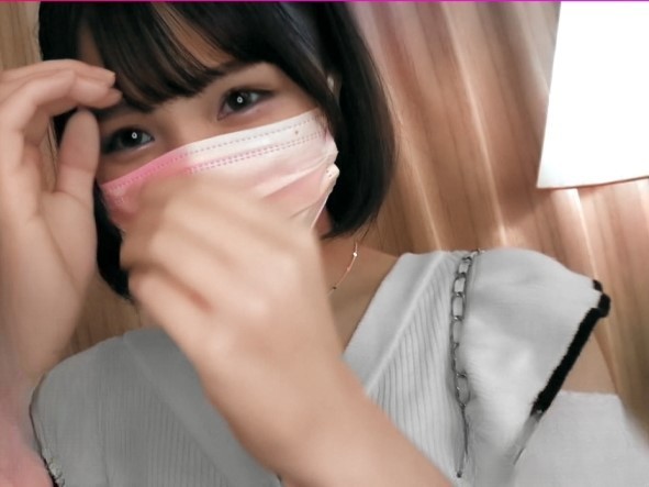 【ミニマム美少女のパパ活】143cmの小さな体でおじさんチ○ポを咥え込む！キツキツマ○コが気持ち良すぎて、生ハメセックスで乱れまくる！！小さくて可愛い子がエロすぎる！！