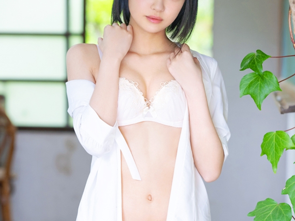 【色白スレンダー美少女】ご奉仕大好き娘が濃厚フェラでチ●ポをトロットロに！騎乗位で腰を振りまくり、チ●ポを激しく扱きヌク♥エロかわプレイで男を骨抜きにする！