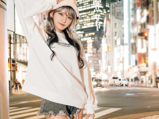 【ギャルとヤリまくり】バチクソ可愛いギャルと濃厚セックス！パイパンま●こを激ピストンで突きまくり、奥までズボズボ！ギャルの喘ぎ声がエロすぎる！♡