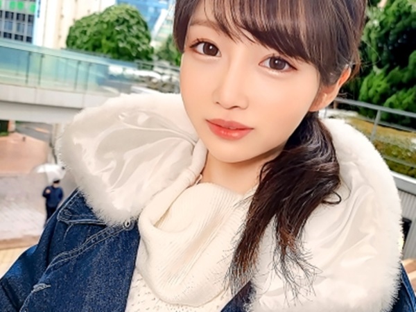 【超小顔美少女とイチャラブSEXデート】『気持ちいい…もっと見てて♡』ホテルでラブラブハメまくり！カメラ目線で喘ぎまくる姿がたまらない！悶えイキする小顔美女との甘々セックスが最高すぎる！♡