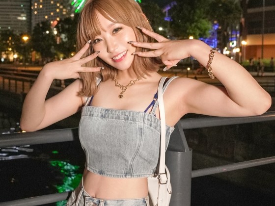 【ヤバエロ派手ギャルと濃厚プレイ♥】ねっちょりフェラでチ●コビンビン！激カワギャルが騎乗位で腰振りまくり、中出しザーメン搾り取る！！