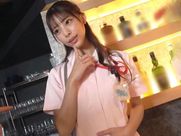 【ナースコンカフェ嬢を逆ナン】街で見つけた美人ナースをホテルに誘い、2本のチンポで激しくハメ倒す！素人娘が乱れる、欲望むき出しの3Pセックス！！