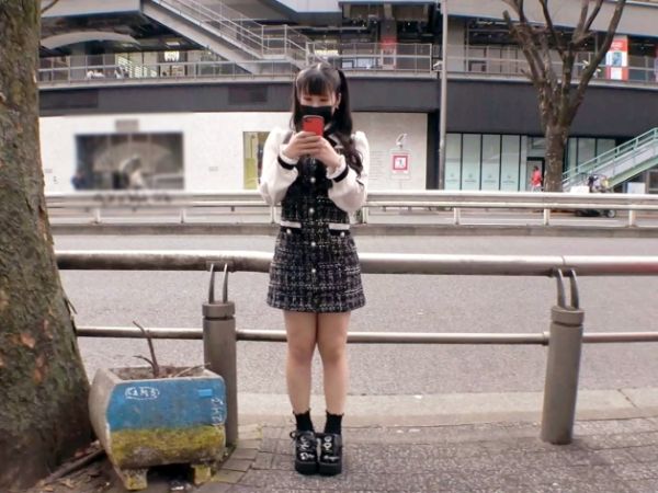 【美尻コンカフェ嬢の淫乱プレイ】『おじさん、気持ちいい？』22歳のプリケツ娘がフェラ抜き＆手コキでおじさんを骨抜き！ 口内射精＆潮吹きで大興奮の素人ハメ撮り！ コンカフェ嬢の淫らな本性にドハマり必至！♡
