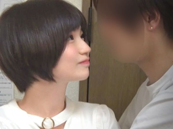 【JD自宅NTR】『先輩…私、先輩のことが好きです…』サークルの後輩JDが自宅で告白！勢いで生ハメしちゃった隠し撮り映像！！ウブな女子大生のオマンコに中出ししちゃう瞬間がエロすぎる♡